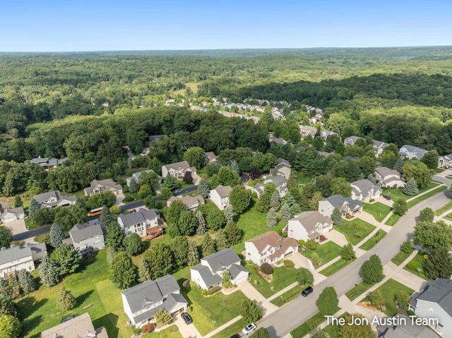 3461 Mason Ridge Drive NE, Grand Rapids, MI 49525