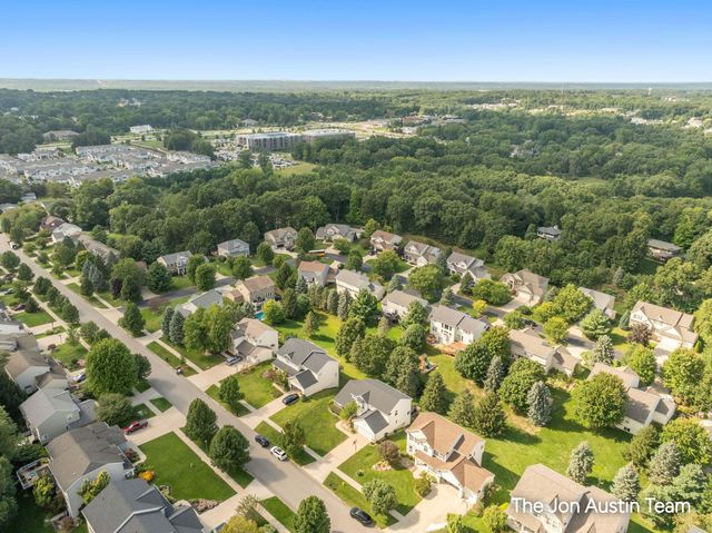 3461 Mason Ridge Drive NE, Grand Rapids, MI 49525