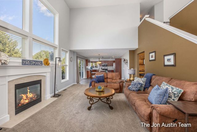 3461 Mason Ridge Drive NE, Grand Rapids, MI 49525