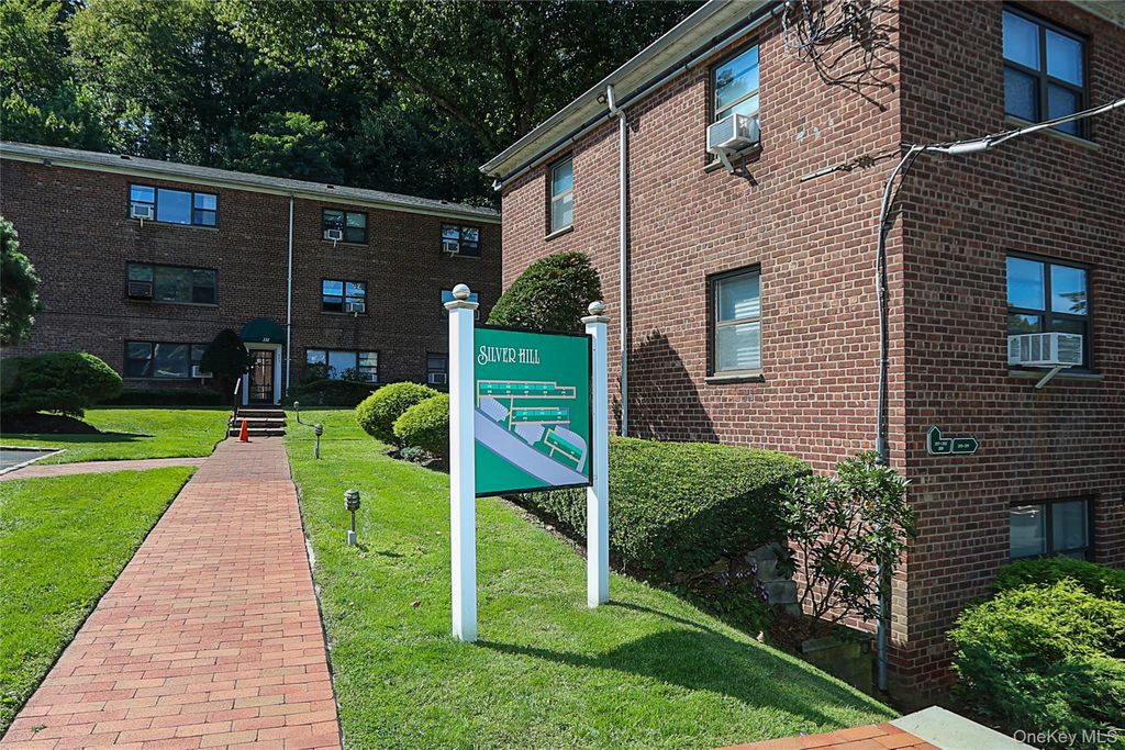 309 Main Street Unit D, Roslyn, NY 11576