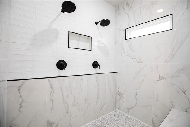 15 Kenninghall Lane, Bella Vista, AR 72715