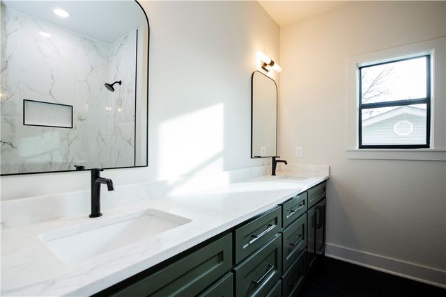 15 Kenninghall Lane, Bella Vista, AR 72715