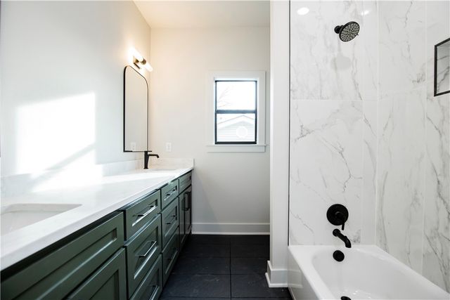 15 Kenninghall Lane, Bella Vista, AR 72715