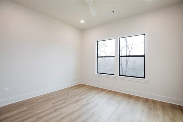 15 Kenninghall Lane, Bella Vista, AR 72715