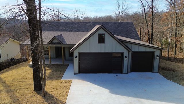 15 Kenninghall Lane, Bella Vista, AR 72715