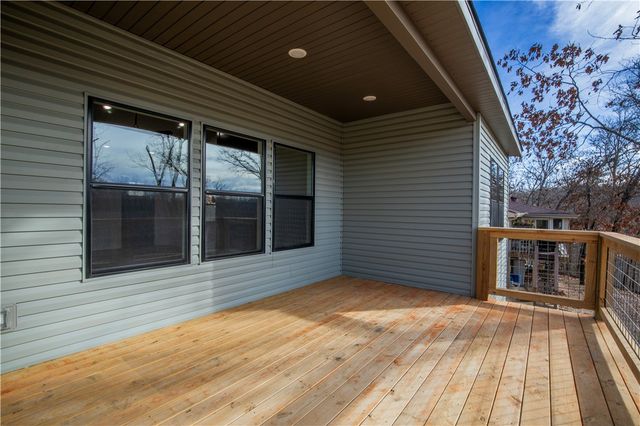 15 Kenninghall Lane, Bella Vista, AR 72715