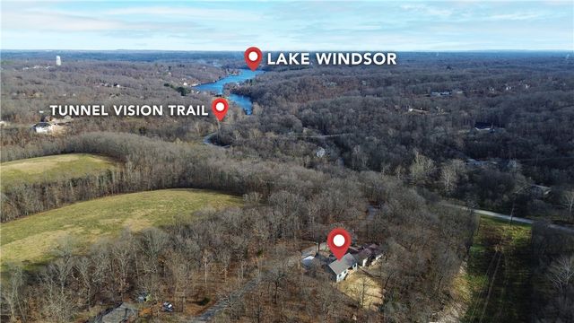 15 Kenninghall Lane, Bella Vista, AR 72715