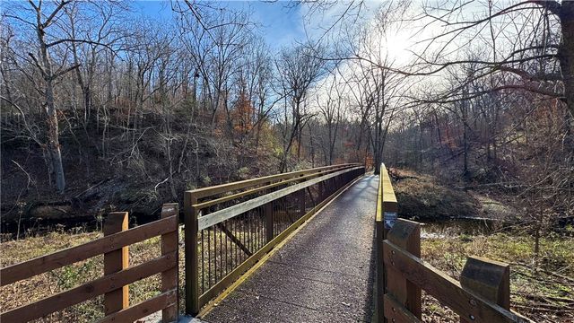 15 Kenninghall Lane, Bella Vista, AR 72715