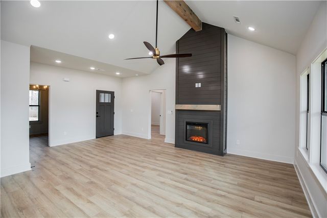 15 Kenninghall Lane, Bella Vista, AR 72715