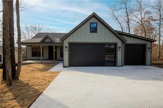 15 Kenninghall Lane, Bella Vista, AR 72715