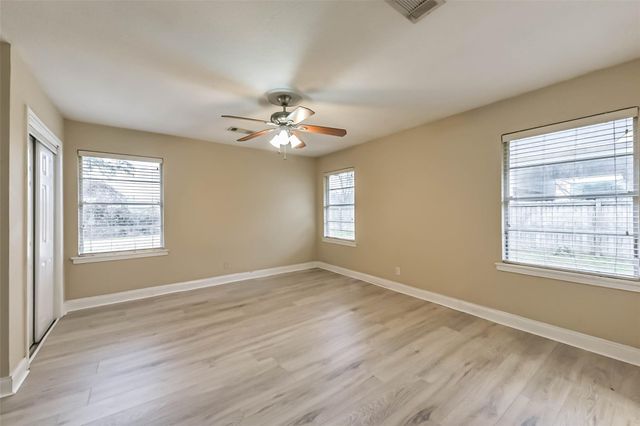 405 N Burnett Drive, Baytown, TX 77520