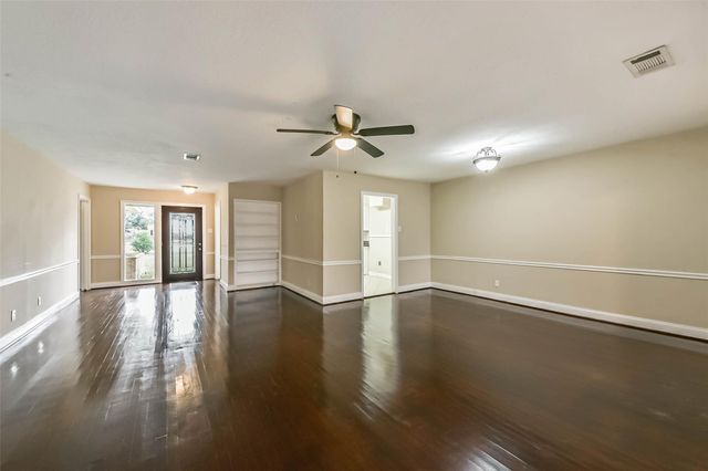 405 N Burnett Drive, Baytown, TX 77520