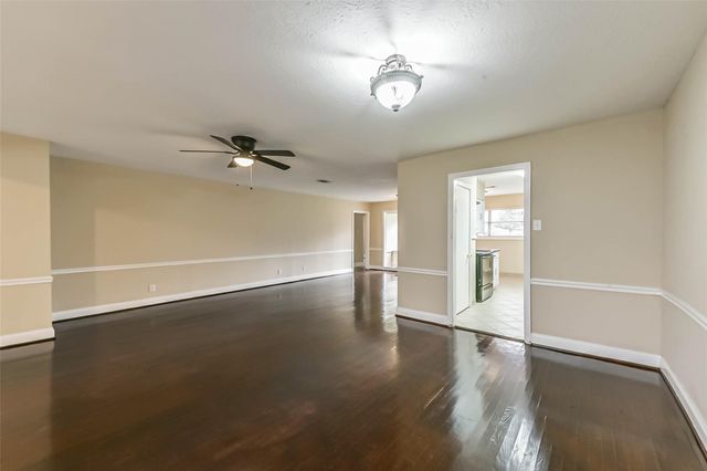 405 N Burnett Drive, Baytown, TX 77520