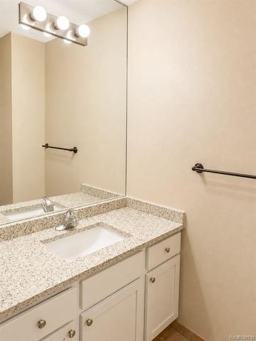22272 Cape Cod Way, Farmington Hills, MI 48336