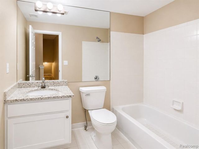 22272 Cape Cod Way, Farmington Hills, MI 48336