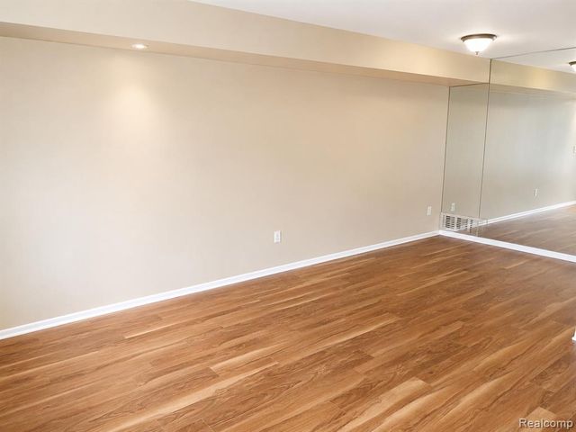 22272 Cape Cod Way, Farmington Hills, MI 48336