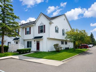 22272 Cape Cod Way, Farmington Hills, MI 48336