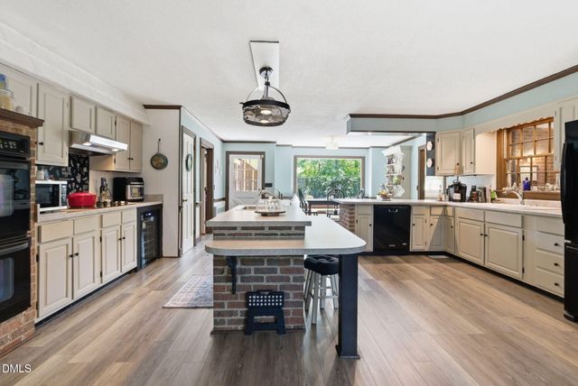 806 S 1st Street, Smithfield, NC 27577