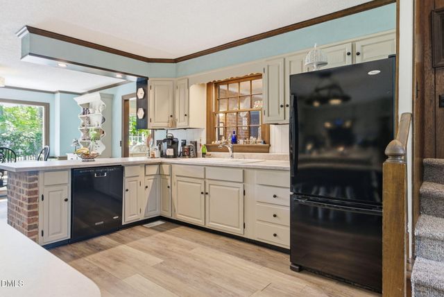 806 S 1st Street, Smithfield, NC 27577