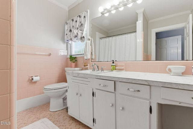 806 S 1st Street, Smithfield, NC 27577