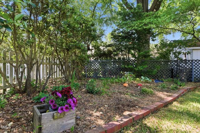 806 S 1st Street, Smithfield, NC 27577