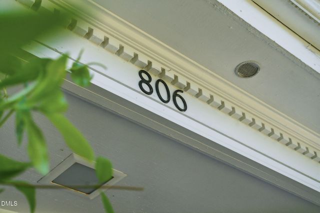 806 S 1st Street, Smithfield, NC 27577