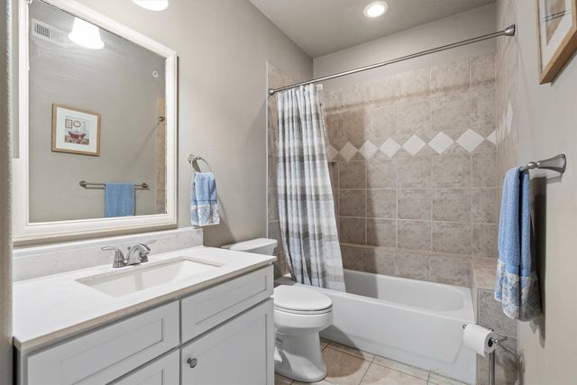 500 Waters Edge Drive 125, Lake Dallas, TX 75065