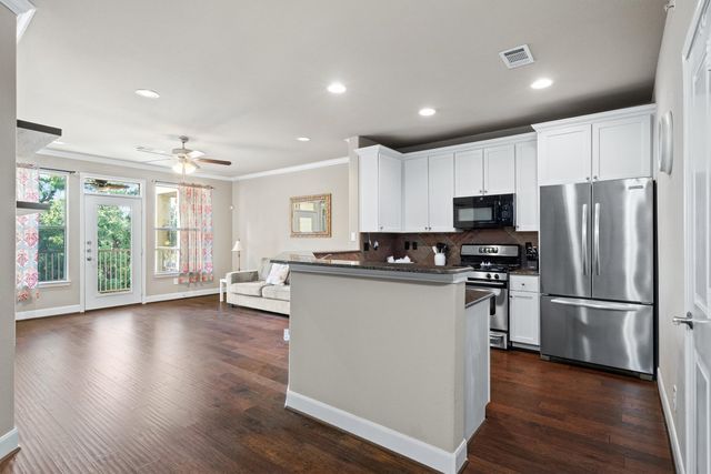 500 Waters Edge Drive 125, Lake Dallas, TX 75065