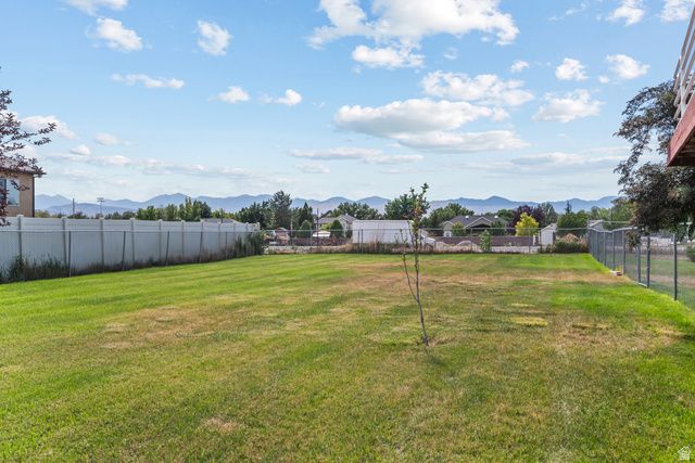 328 E HEATHER RIDGE CIR, Sandy, UT 84070