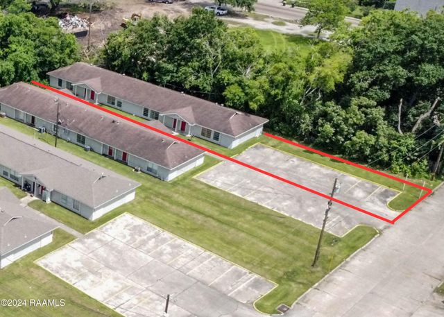 605 Yvonne Street, New Iberia, LA 70560