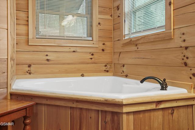 2906 Joyner Hills Lane, Sevierville, TN 37876