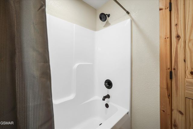 2906 Joyner Hills Lane, Sevierville, TN 37876