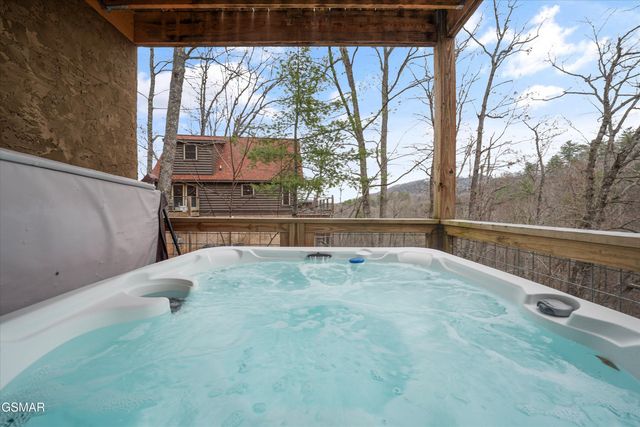 2906 Joyner Hills Lane, Sevierville, TN 37876