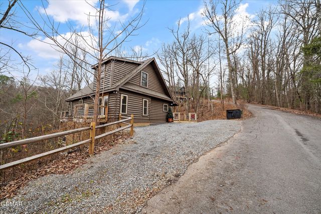2906 Joyner Hills Lane, Sevierville, TN 37876