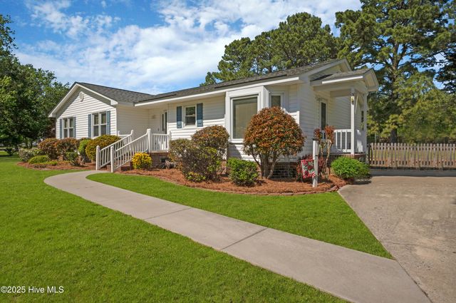 107 Regalwood Road, Greenville, NC 27858