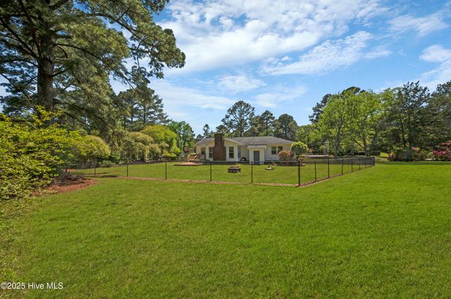 107 Regalwood Road, Greenville, NC 27858