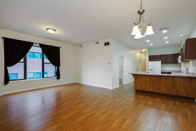 885 N Marshfield Avenue 2, Chicago, IL 60622