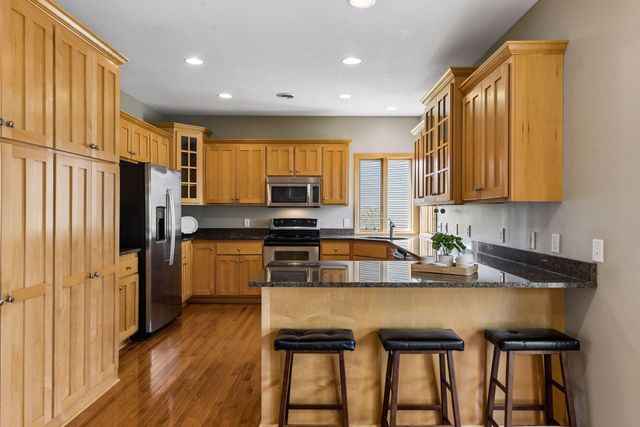 5614 105th Avenue N, Brooklyn Park, MN 55443