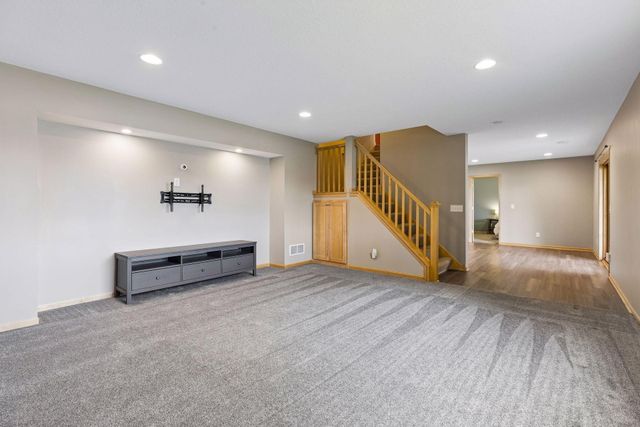 5614 105th Avenue N, Brooklyn Park, MN 55443