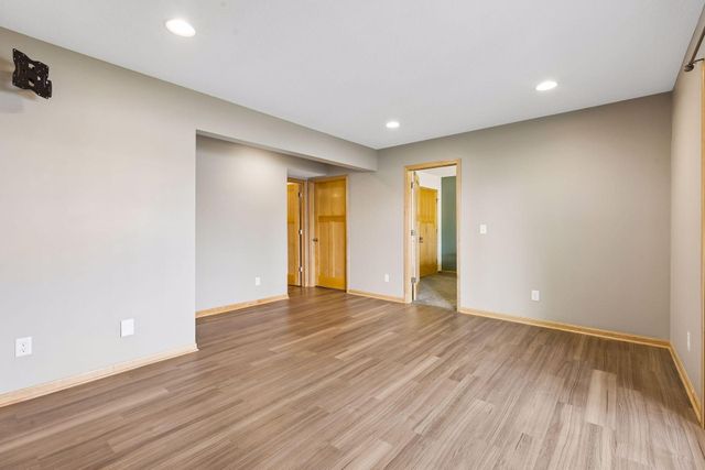 5614 105th Avenue N, Brooklyn Park, MN 55443