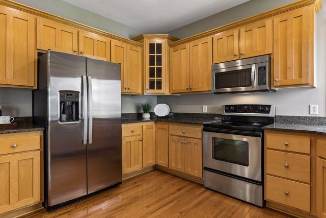 5614 105th Avenue N, Brooklyn Park, MN 55443
