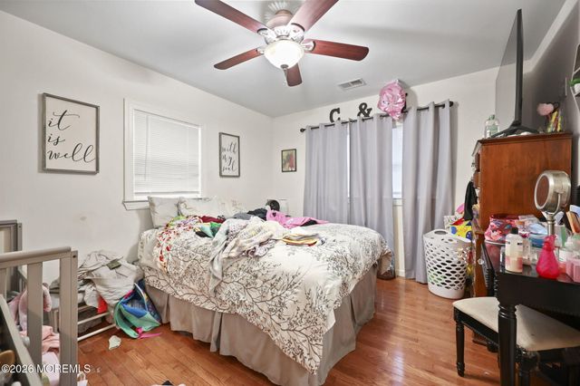 40 Breton Harbors Drive, Toms River, NJ 08753