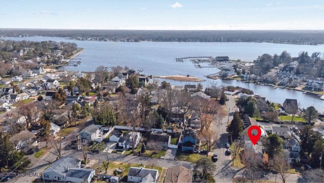 40 Breton Harbors Drive, Toms River, NJ 08753