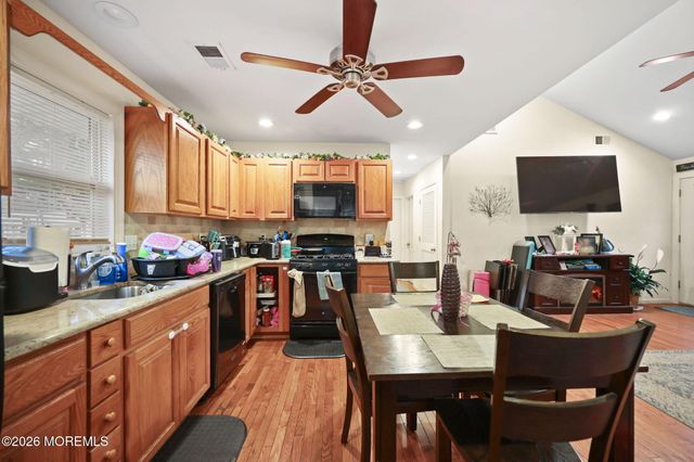 40 Breton Harbors Drive, Toms River, NJ 08753