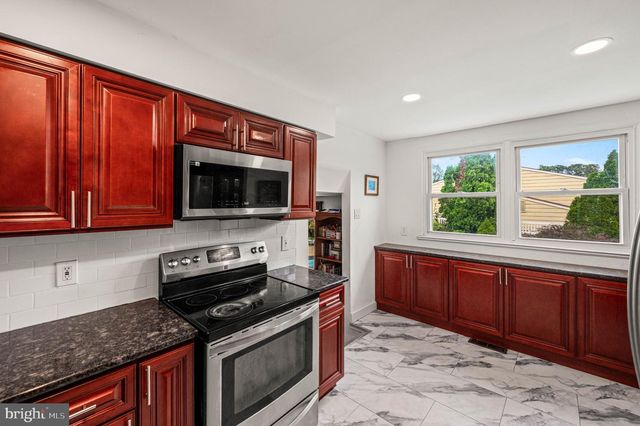 5899 TIBBY RD, Bensalem, PA 19020