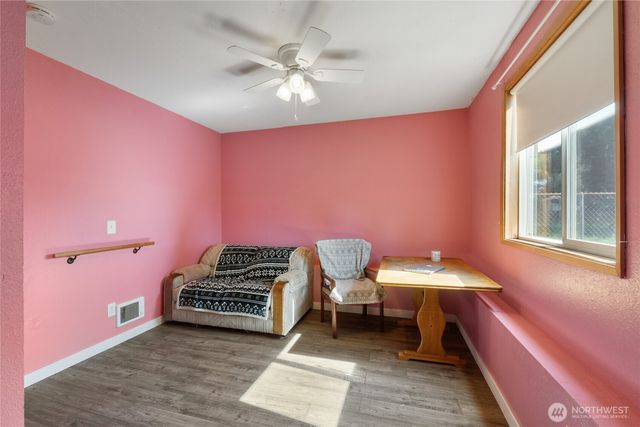 515 Van Trump Avenue NW, Yelm, WA 98597