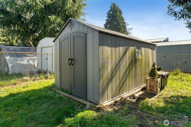 515 Van Trump Avenue NW, Yelm, WA 98597