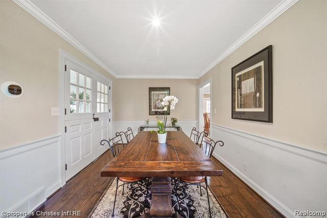 6050 W Surrey Road, Bloomfield Charter Township, MI 48301