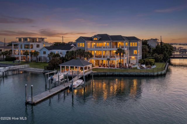 24 W Salisbury Street, Wrightsville Beach, NC 28480