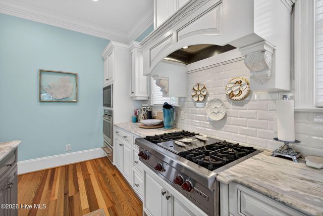 24 W Salisbury Street, Wrightsville Beach, NC 28480
